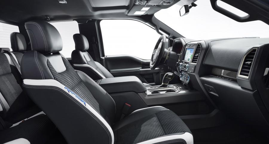 Интерьер Ford F-150 Raptor 2016 года  (фото 19 из 39)
